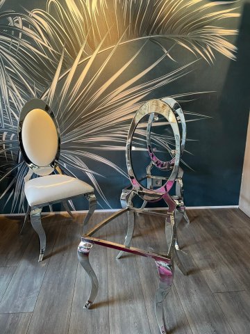 <strong>Modern decor</strong> presence of design